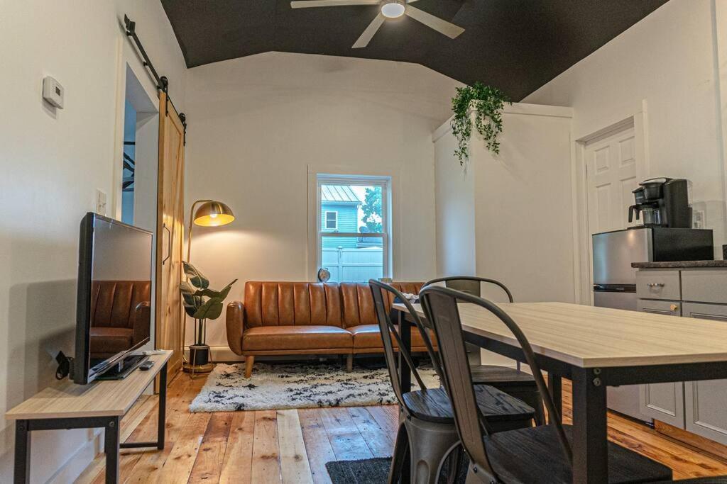 Campfire Cottage Fireplace, Fire Pit & No Chores! Kingston Εξωτερικό φωτογραφία