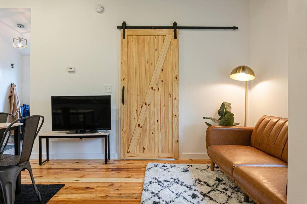 Campfire Cottage Fireplace, Fire Pit & No Chores! Kingston Εξωτερικό φωτογραφία